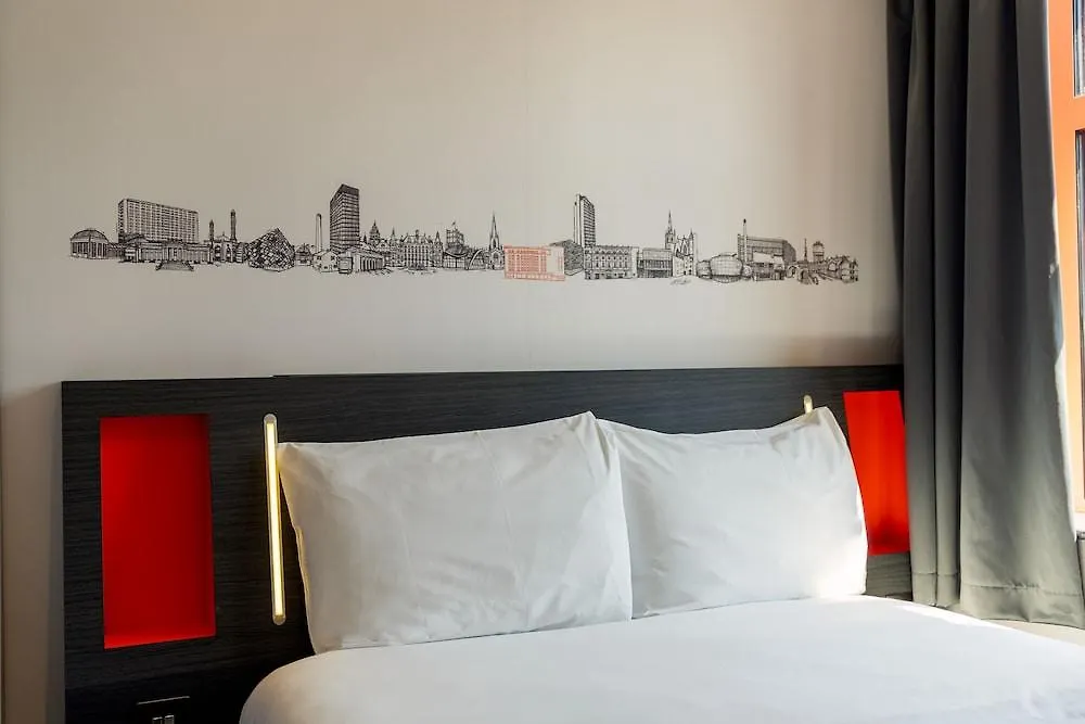 Easyhotel Sheffield 3*,