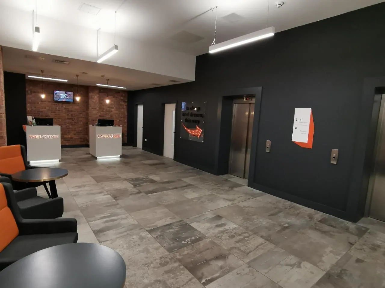 Easyhotel Sheffield 3*,